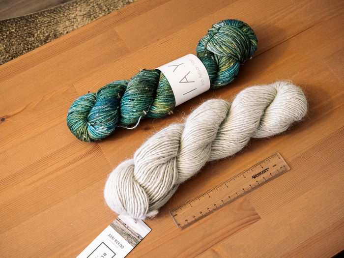 Variegated vs Single-Color Yarn